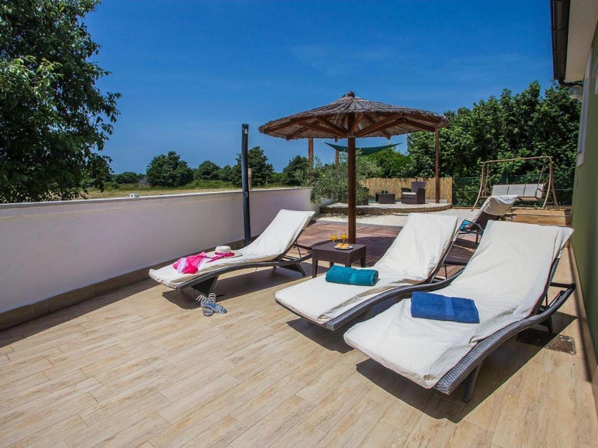 Holiday Home Tanja พูลา ภายนอก รูปภาพ
